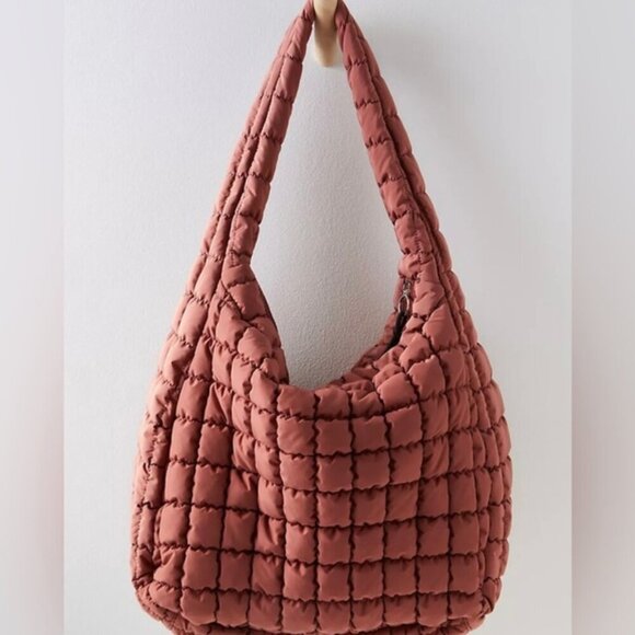 Free People Handbags - 🎒 RARE - FREE PEOPLE MOVEMENT QUILTED CARRYALL BAG - DUSTY ROSE 🎒